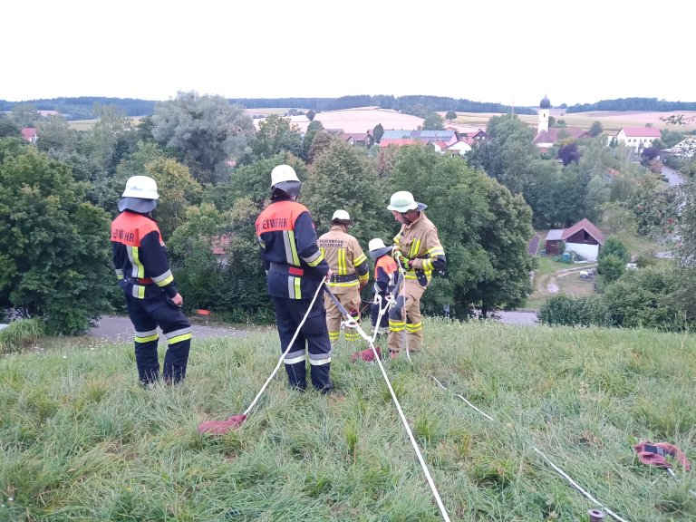 Grossansicht in neuem Fenster: Freiwillige Feuerwehr Weigendorf 1